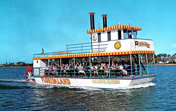 Floridaland - Vintage Postcard (newer photo)